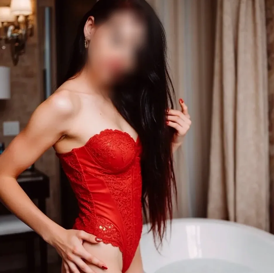 Andrea, 35