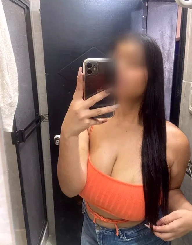 Hannah, 29