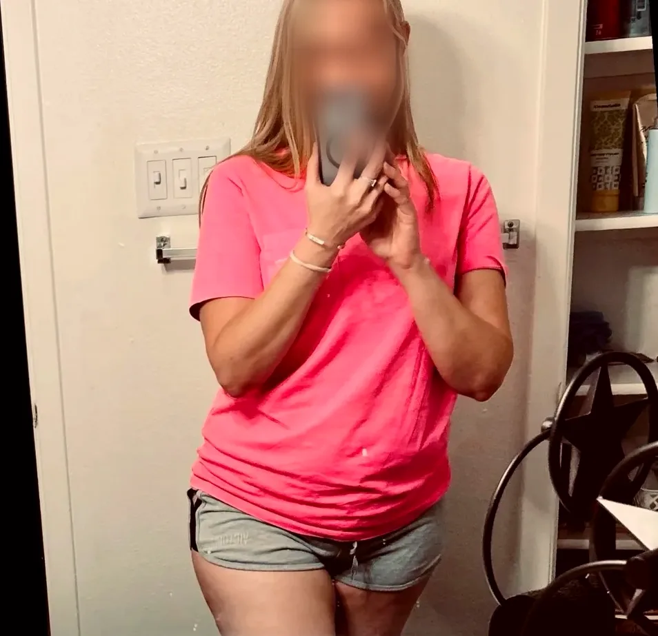 Lea, 28