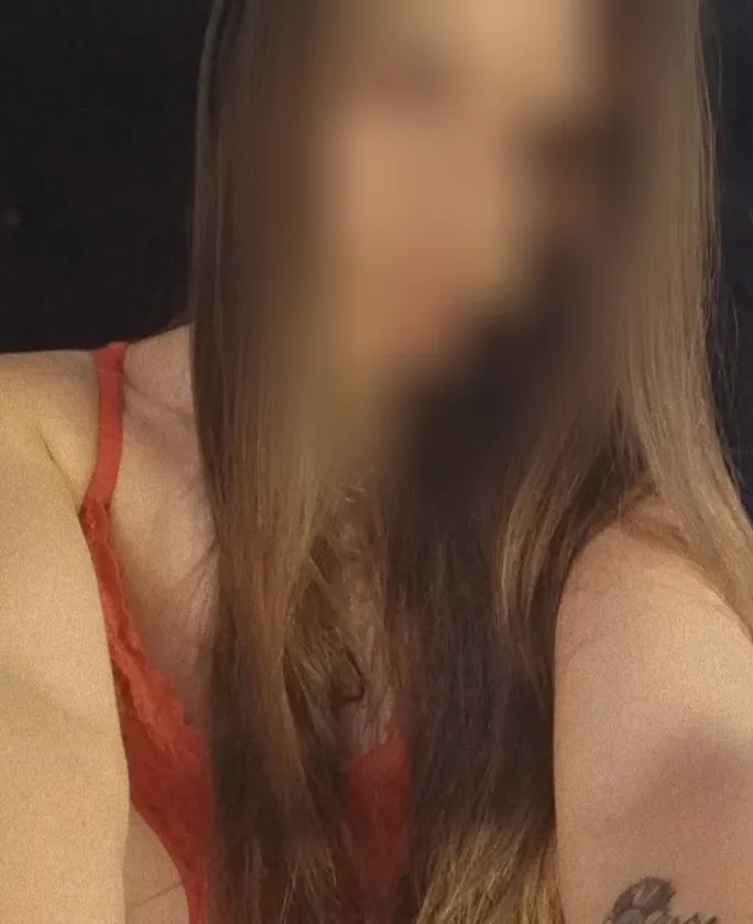 Lena, 25