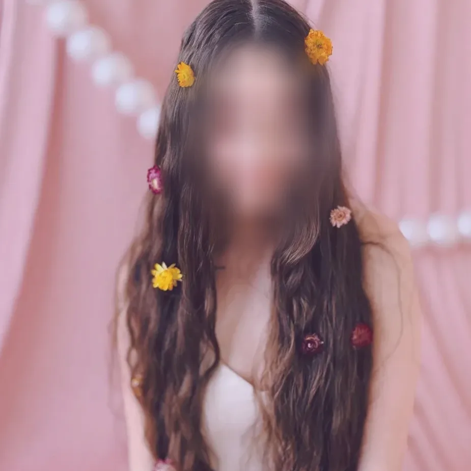 Melanie, 21
