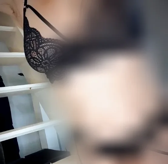 Nikolina, 35