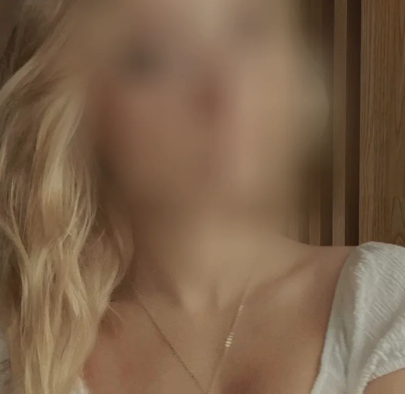 Valerie, 19